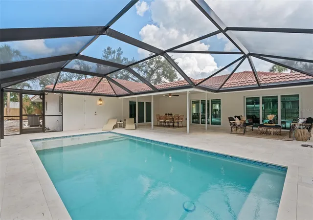 Photo 2 of Single family home for sale at 670 Venice Ln, Sarasota, FL 34242 | MLS# C7529628 | Listing updated on 2026-09-16