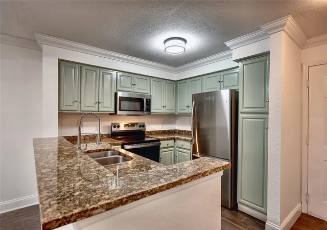 4th image of 13815 Fairway Island Dr, Orlando, FL 32837