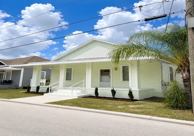 Photo 1 of Single family home for sale at 2908 Banza St, Tampa, FL 33605 | MLS# TB8539191 | Listing updated on 2026-09-23