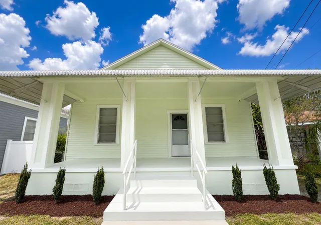 Photo 3 of Single family home for sale at 2908 Banza St, Tampa, FL 33605 | MLS# TB8539191 | Listing updated on 2026-09-23