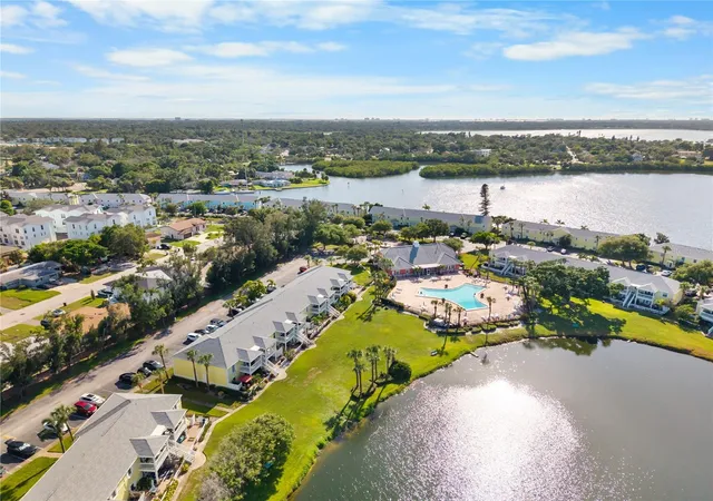 Photo 15 of Condo for sale at 111 Seahorse Dr Se #A, Saint Petersburg, FL 33705 | MLS# TB8539195 | Listing updated on 2026-08-16