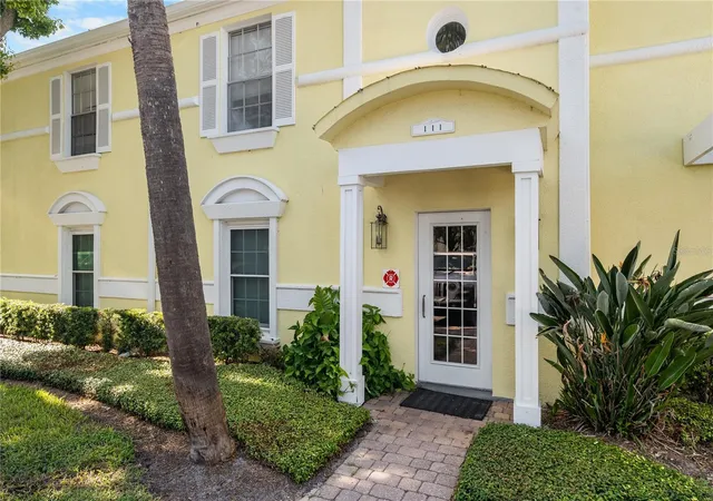 Photo 2 of Condo for sale at 111 Seahorse Dr Se #A, Saint Petersburg, FL 33705 | MLS# TB8539195 | Listing updated on 2026-08-16