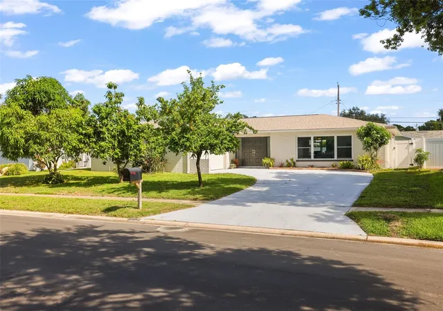 5th image of 13635 97Th Ter, Seminole, FL 33776 | MLS# TB8539196