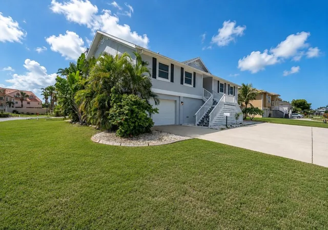 2nd image of 6501 Mockingbird Wy S, Saint Petersburg, FL 33707 | MLS# TB8539199