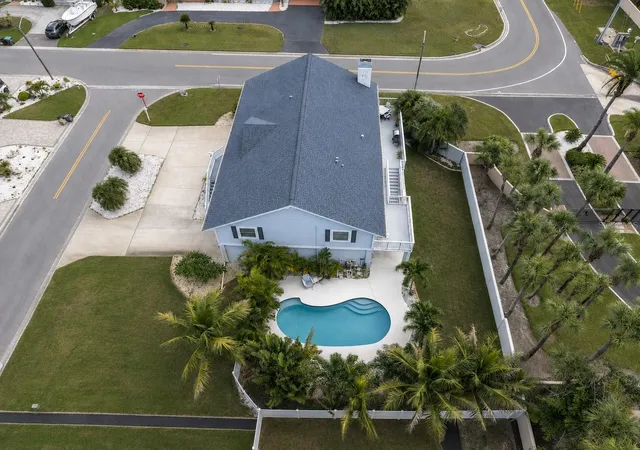 Photo 2 of Single family home for sale at 6501 Mockingbird Way S, Saint Petersburg, FL 33707 | MLS# TB8539199 | Listing updated on 2026-10-15