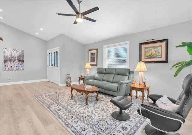 5th image of 6501 Mockingbird Wy S, Saint Petersburg, FL 33707 | MLS# TB8539199
