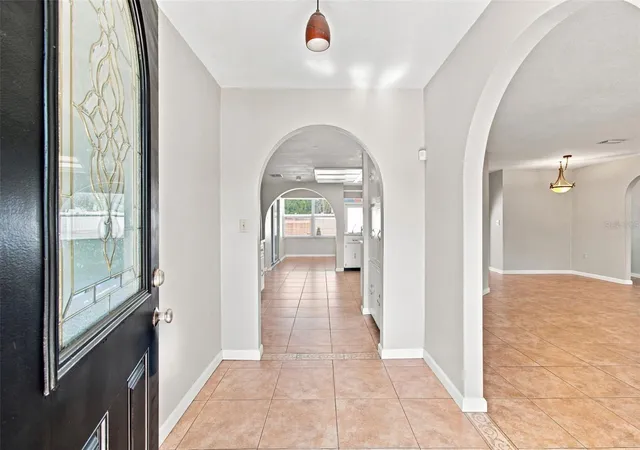 2nd image of 527 Wayfarer Dr, Tarpon Springs, FL 34689 | MLS# TB8539206