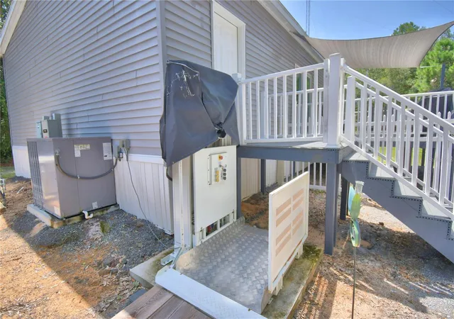 Photo 3 of Manufactured home for sale at 2497 Us Hwy 98 W, Frostproof, FL 33843 | MLS# K4903705 | Listing updated on 2026-10-07