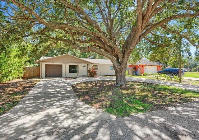 1st image of 4680 Cronin Dr, Sarasota, FL 34232 | MLS# TB8539251