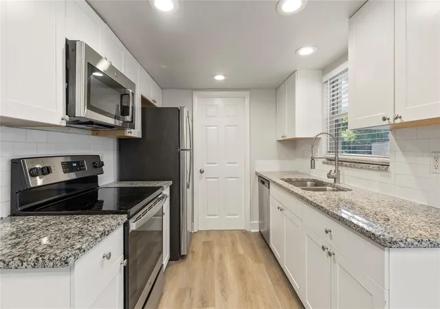 3rd image of 4680 Cronin Dr, Sarasota, FL 34232 | MLS# TB8539251