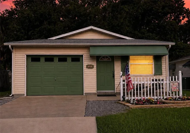 4th image of 507 Cottage Park Ln, Leesburg, FL 34748 | MLS# G5116515