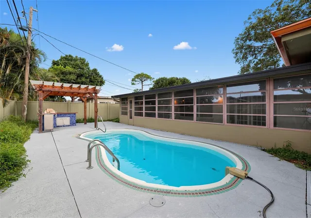 Photo 3 of Single family home for sale at 6450 31st Terrace N, Saint Petersburg, FL 33710 | MLS# A4703097 | Listing updated on 2026-10-17