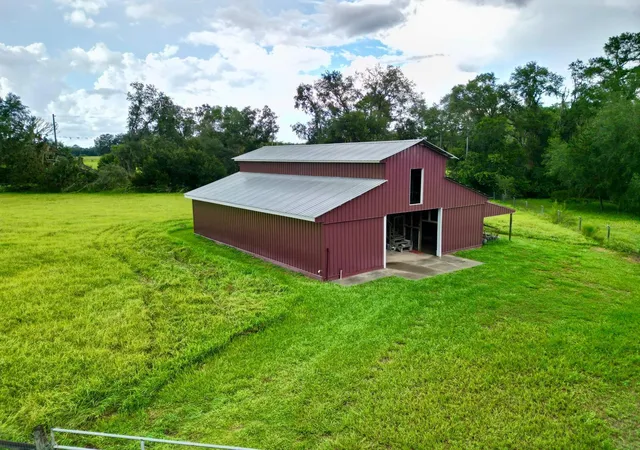 Photo 2 of Single family home for sale at 28046 Bayhead Rd, Dade City, FL 33523 | MLS# TB8539264 | Listing updated on 2026-09-14