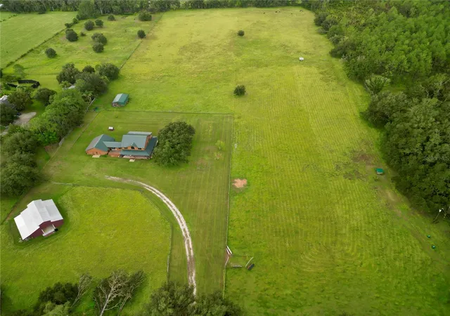 Photo 2 of Single family home for sale at 28046 Bayhead Rd, Dade City, FL 33523 | MLS# TB8539264 | Listing updated on 2026-09-14