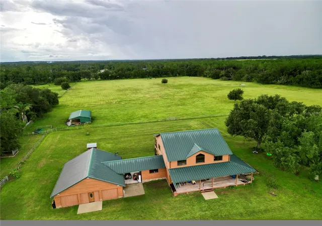 Photo 3 of Single family home for sale at 28046 Bayhead Rd, Dade City, FL 33523 | MLS# TB8539264 | Listing updated on 2026-09-14