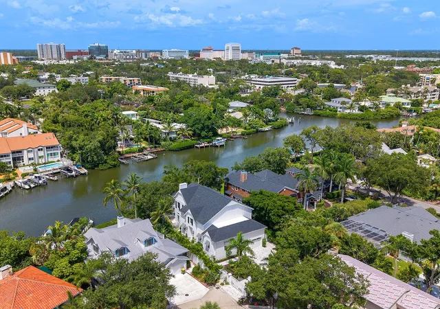 Photo 3 of Single family home for sale at 1621 Bay Point Ct, Sarasota, FL 34236 | MLS# A4703102 | Listing updated on 2026-10-08