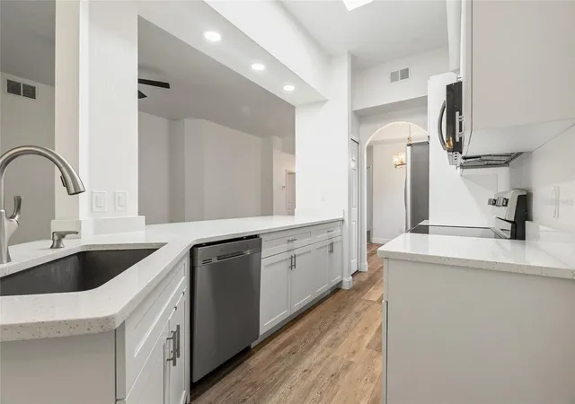 Listing Photo 4 - Condo for sale in building located at 9416 Myrtle Creek Ln, Orlando, FL 32832 - Unit #701