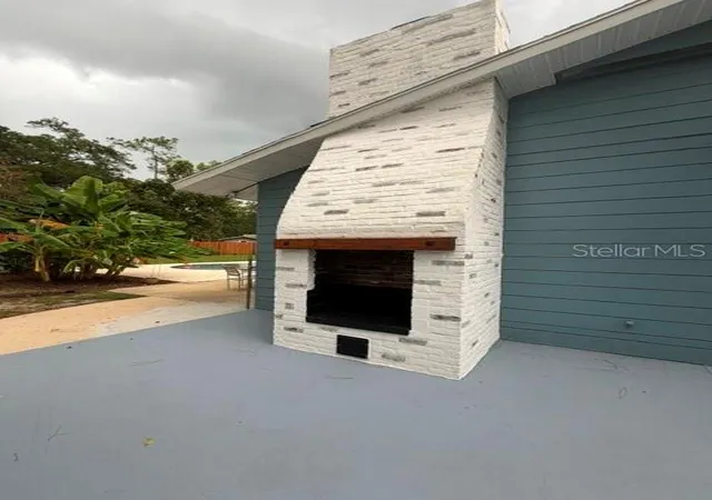 Photo 4 of Sale Pending at 569 NE 21st Terrace, Ocala, FL 34470 | MLS# OM730492 | Listing updated on 2026-08-31