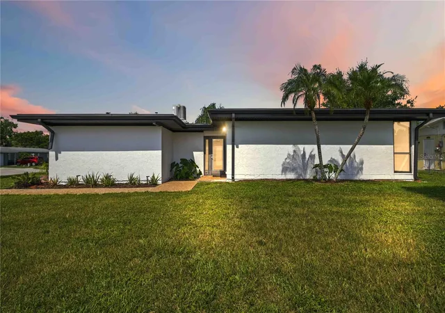 Photo 1 of Single family home for sale at 6332 Pauline Ave, Sarasota, FL 34231 | MLS# A4703111 | Listing updated on 2026-09-15