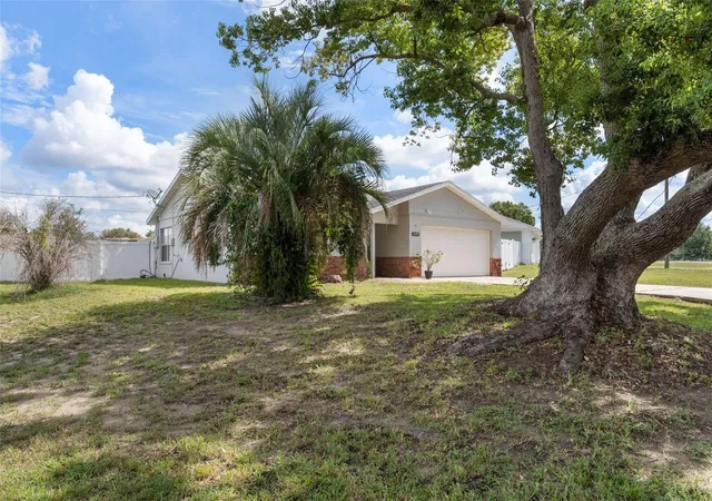 Photo 3 of Single family home for sale at 11191 Allwood St, Spring Hill, FL 34609 | MLS# W7888642 | Listing updated on 2026-08-28