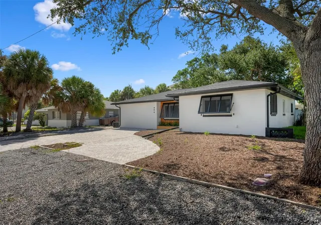 3rd image of 406 88Th Ave, St Pete Beach, FL 33706 | MLS# A4703113