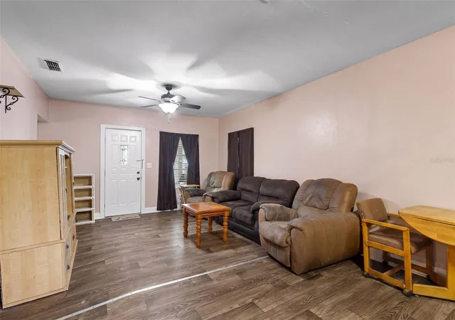 4th image of 729 Nw 3Rd Ave, Trenton, FL 32693 | MLS# GC542780