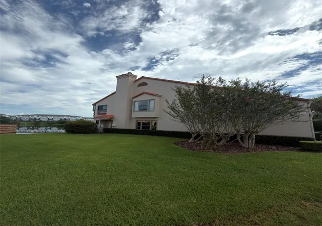 2nd image of 2007 Garden Lake Dr #2007, Winter Haven, FL 33884 | MLS# O6433957