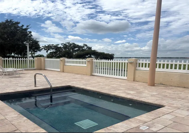 2nd image of 2007 Gdn Lake Dr, WINTER HAVEN, FL 33884