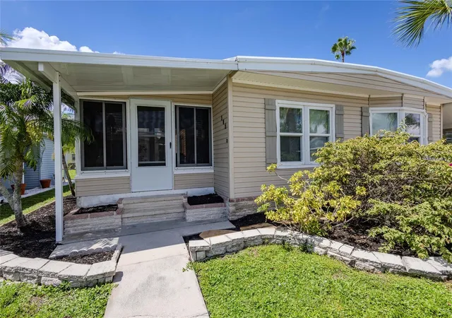 Photo 3 of Manufactured home for sale at 2100 Kings Hwy #305, Port Charlotte, FL 33980 | MLS# C7529646 | Listing updated on 2026-10-06