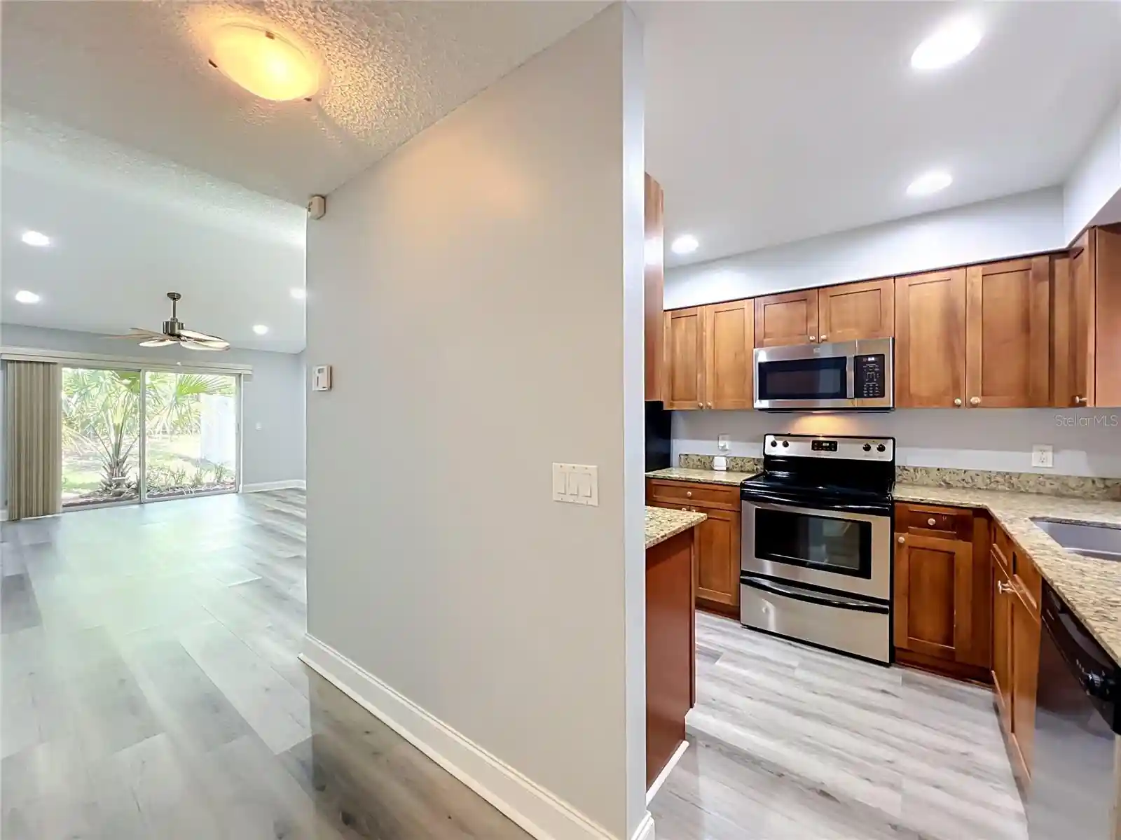 Listing Photo 2 - Condo for sale in 5440 E Michigan St located at 5440 E Michigan St, ORLANDO, FL 32812 - Unit #5440-2