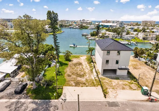 4th image of 331 Boca Ciega Dr, Madeira Beach, FL 33708 | MLS# TB8539357