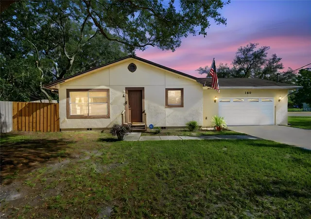 Photo 2 of Sale Pending at 180 W 3rd Street, Chuluota, FL 32766 | MLS# O6433997 | Listing updated on 2026-10-06