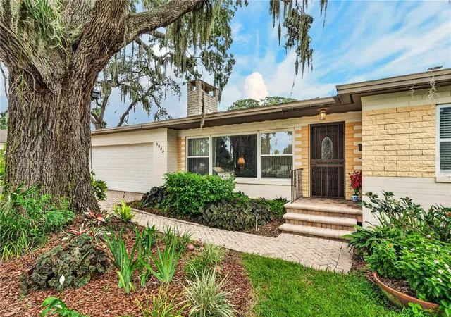 Photo 3 of Single family home for sale at 1205 Dorchester St, Orlando, FL 32803 | MLS# O6434000 | Listing updated on 2026-09-23