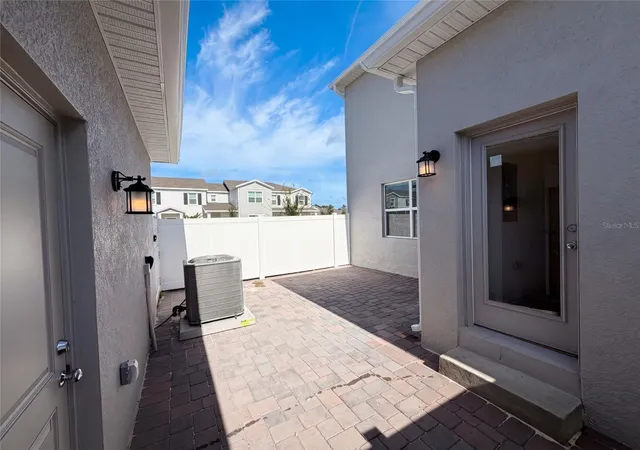 Photo 4 of Townhouse for sale at 2172 Rider Rain Ln, Apopka, FL 32703 | MLS# O6434002 | Listing updated on 2026-10-07