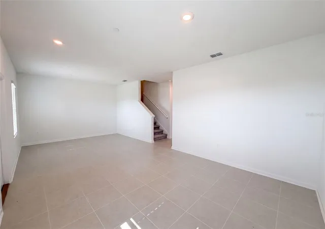 Photo 3 of Townhouse for sale at 2224 Red Sun St, Apopka, FL 32703 | MLS# O6434009 | Listing updated on 2026-10-07