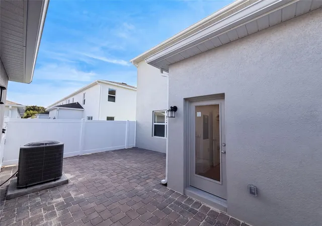 Photo 4 of Townhouse for sale at 2224 Red Sun St, Apopka, FL 32703 | MLS# O6434009 | Listing updated on 2026-10-07