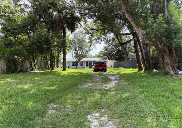 Photo 3 of Single family home for sale at 3815 Cypress Ave, Sanford, FL 32773 | MLS# O6434024 | Listing updated on 2026-10-01