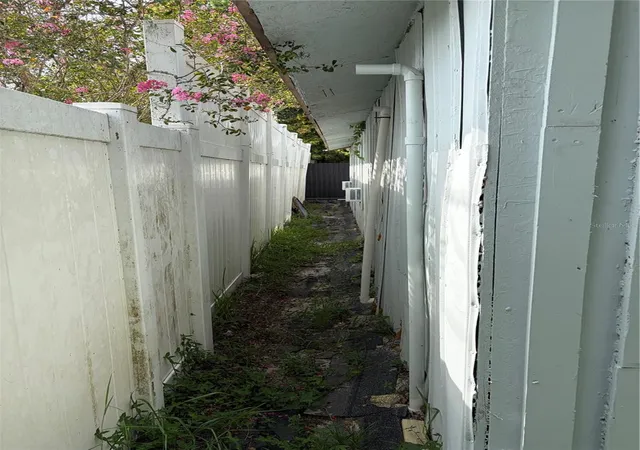 Photo 4 of Single family home for sale at 3815 Cypress Ave, Sanford, FL 32773 | MLS# O6434024 | Listing updated on 2026-10-01