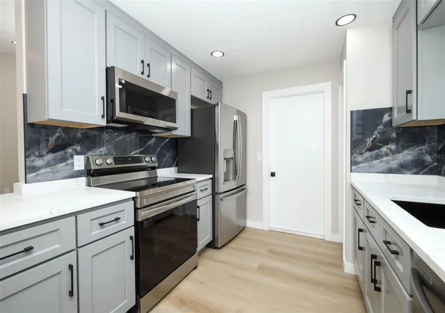 Photo 3 of Single family home for sale at 761 Robinhood Dr, Maitland, FL 32751 | MLS# O6434035 | Listing updated on 2026-10-04