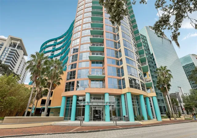 Photo 2 of Condo for sale at 322 E Central Blvd #806, Orlando, FL 32801 | MLS# O6434038 | Listing updated on 2026-09-12