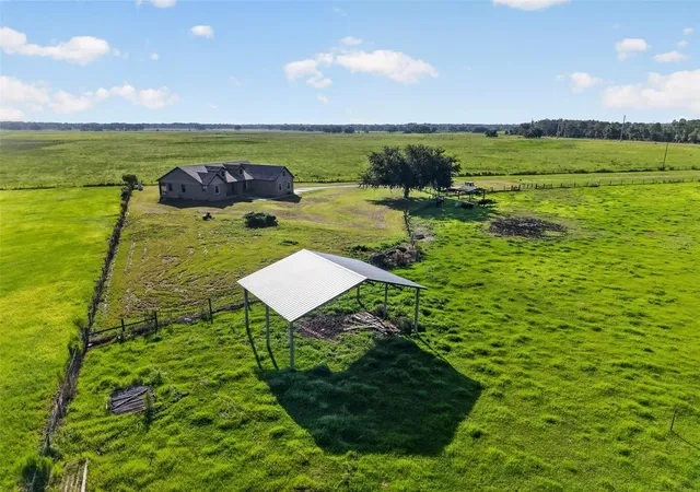 3rd image of 4027 N C 470, Lake Panasoffkee, FL 33538 | MLS# GC542795