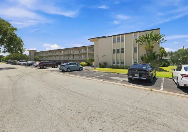 27th image of 9940 47th Ave N #216, Saint Petersburg, FL 33708 | MLS# TB8539432