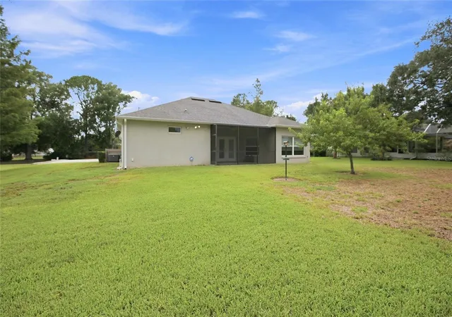 35th image of 555 Dowling Cir, Lady Lake, FL 32159 | MLS# OM730516