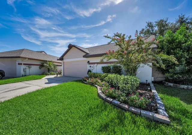 3rd image of 6923 Silvermill Dr, Tampa, FL 33635 | MLS# TB8539438