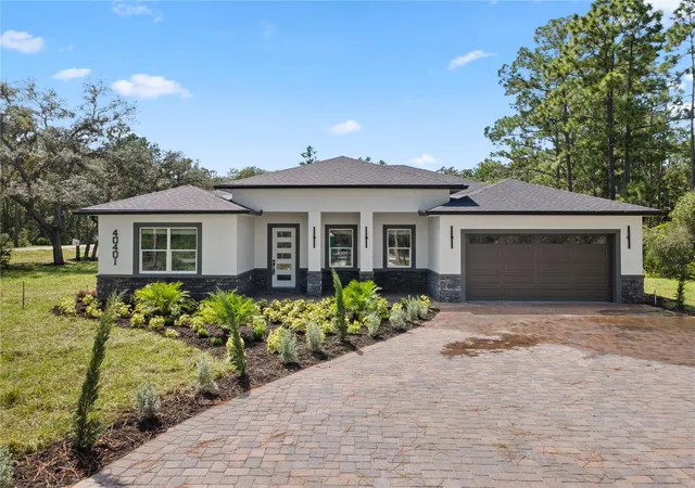 Photo 4 of Sale Pending at 40401 Royal Trails Rd, Eustis, FL 32736 | MLS# O6434052 | Listing updated on 2026-09-24
