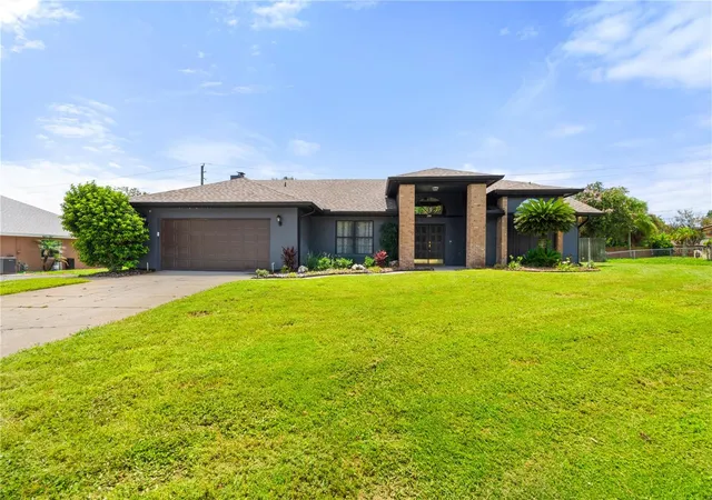 Photo 1 of Single family home for sale at 280 Santa Rosa Dr, Winter Haven, FL 33884 | MLS# L4964337 | Listing updated on 2026-09-29