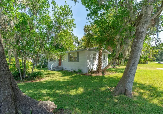 Photo 3 of Single family home for sale at 553 S Lanvale Ave, Daytona Beach, FL 32114 | MLS# FC320726 | Listing updated on 2026-09-22