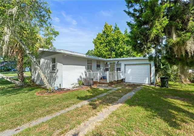 Photo 3 of Single family home for sale at 553 S Lanvale Ave, Daytona Beach, FL 32114 | MLS# FC320726 | Listing updated on 2026-09-22