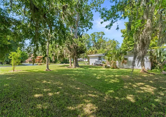 Photo 4 of Single family home for sale at 553 S Lanvale Ave, Daytona Beach, FL 32114 | MLS# FC320726 | Listing updated on 2026-09-22