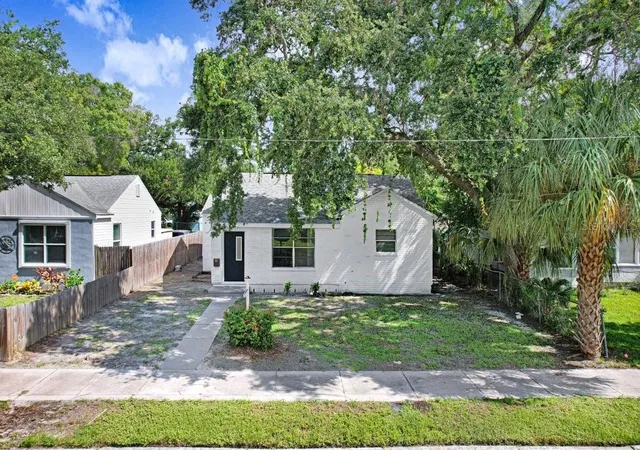Photo 1 of Single family home for sale at 711 16th Avenue S, Saint Petersburg, FL 33701 | MLS# TB8539473 | Listing updated on 2026-10-29